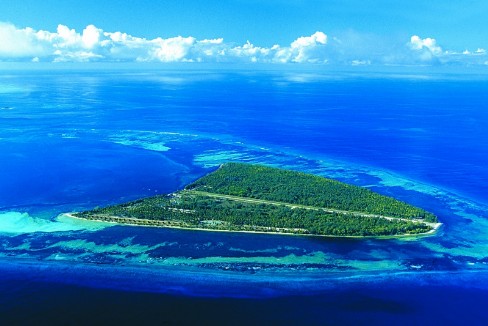 Helikoptersicht der Alphonse Island  in den Seychellen