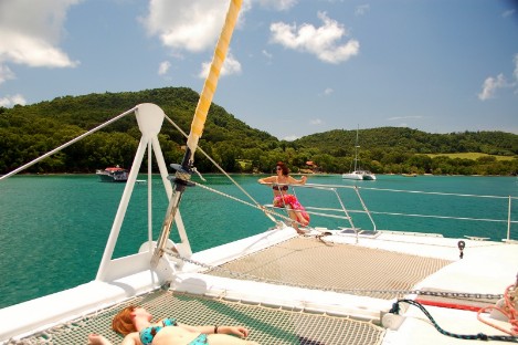 entspannen im Netz des Katamarans